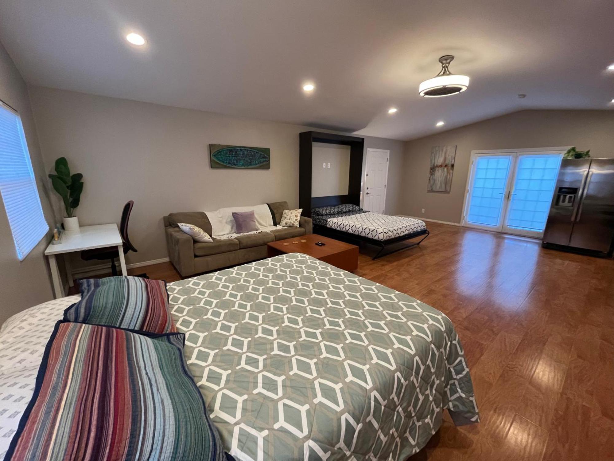 Huge Stand Alone In Heart Of La Jolla * San Diego